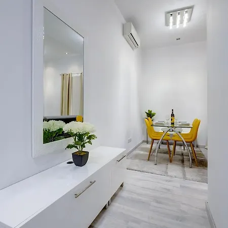 Stylish 1br Steps To The Promenade *