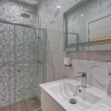 Апартаменты Stylish 1br Steps To The Promenade *
